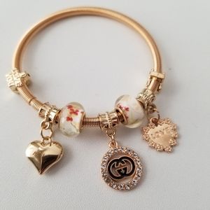 3/30💜 Charm Bracelet Gold Beads Stackable New